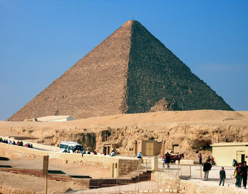 Private Day Tour from Hurghada to Cairo.